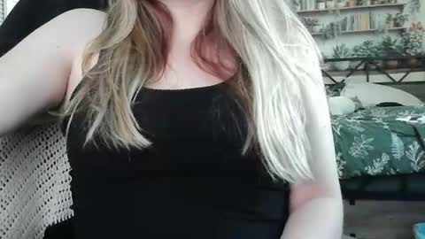 Snapshot of sarahmummy chatting on 02.16.26 Sarah online show from 02.16.26