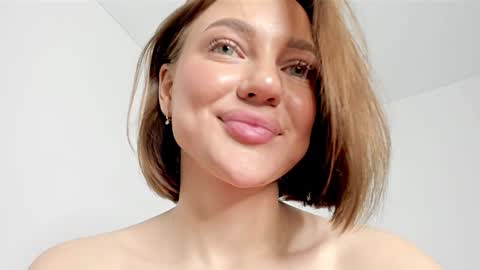 sarahphyllis online show from 12.25.24