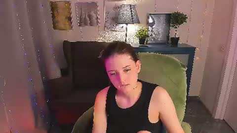 Snapshot of sarahshelby chatting on 06.17.26 Sarah online show from 06.17.26