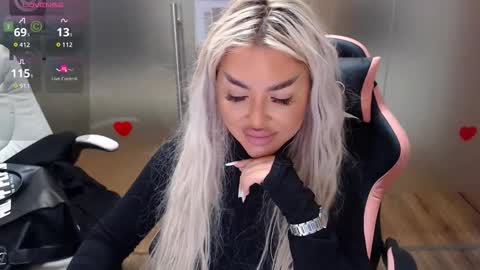 Sarah online show from 10.03.25