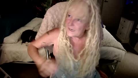    online show from 03.03.25