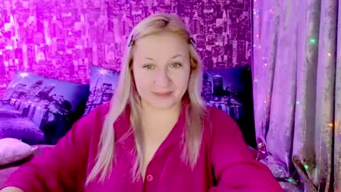 Snapshot of sarakatherin chatting on 12.22.24 Sara online show from 12.22.24