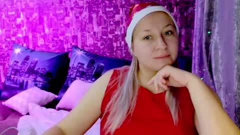 Snapshot of sarakatherin chatting on 12.25.24 Sara online show from 12.25.24