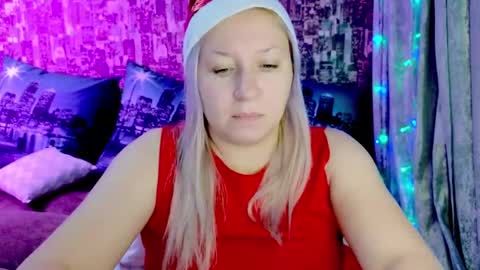 Snapshot of sarakatherin chatting on 12.25.24 Sara online show from 12.25.24