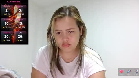 Snapshot of saramartinez100 chatting on 02.25.25 sara martinez online show from 02.25.25