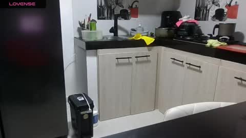 sara martinez online show from 04.14.26