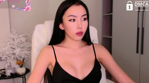 Mia online show from 10.07.25