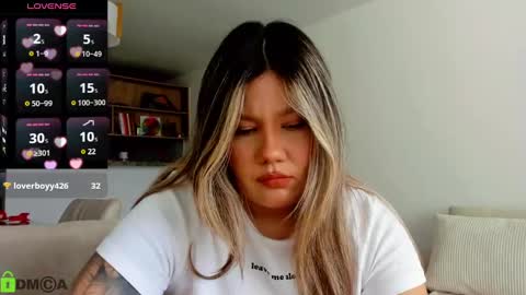 Snapshot of sarasmith19 chatting on 02.26.25 Sara sarasmithfun by instagram online show from 02.26.25