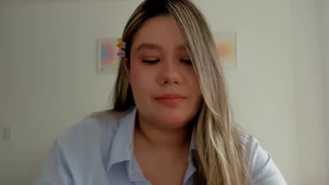 Snapshot of sarasmith19 chatting on 05.25.26 Sara sarasmithfun by instagram online show from 05.25.26