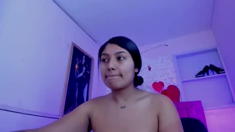 sarastonesx online show from 10.08.25