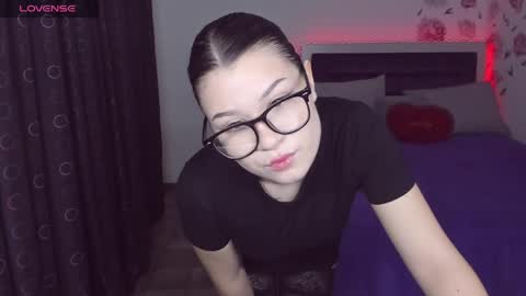 SaraVivid online show from 05.05.26