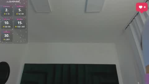 Snapshot of sarawagner_ chatting on 09.15.25 online show from 09.15.25