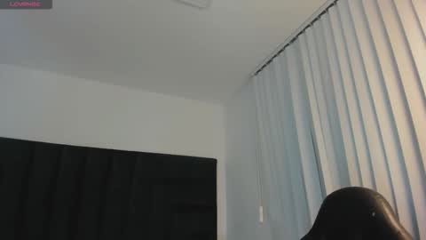 Snapshot of sarawagner_ chatting on 10.01.25 online show from 10.01.25