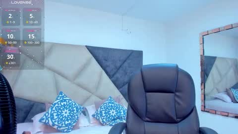 Snapshot of sarawagner_ chatting on 10.13.25 online show from 10.13.25