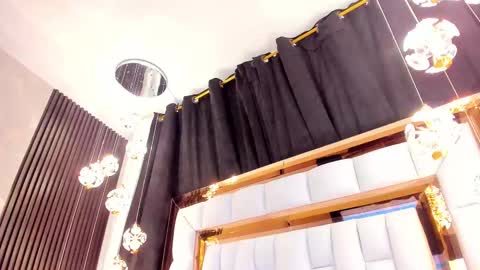 Snapshot of sarayroyse chatting on 03.08.25 Saray online show from 03.08.25