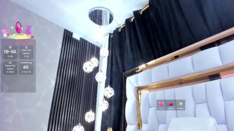 Snapshot of sarayroyse chatting on 09.19.25 Saray online show from 09.19.25