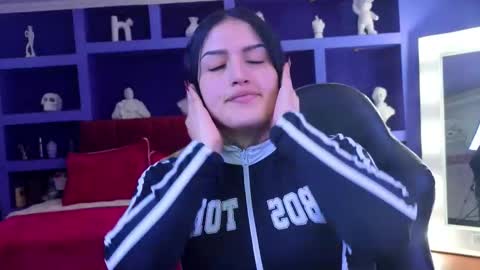 Sari  online show from 09.15.25