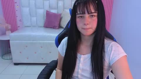 Snapshot of sarita_09_s chatting on 05.28.26 Sara online show from 05.28.26