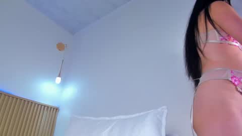 Snapshot of sarita__gomez chatting on 06.10.26 Sarita online show from 06.10.26