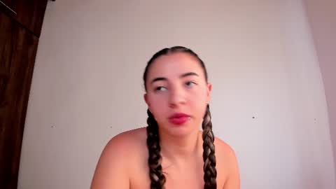 Snapshot of sarita_browns chatting on 07.22.26 zarita online show from 07.22.26
