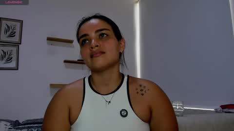 Snapshot of saritadolly_ chatting on 12.14.25 Sara Cute online show from 12.14.25