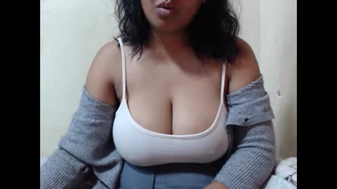 saronette online show from 11.17.25