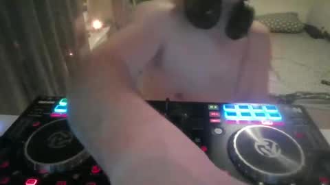 sasch1982h online show from 12.14.25