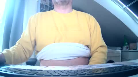 Snapshot of saschaalesi1976 chatting on 02.15.25 saschaalesi1976 online show from 02.15.25