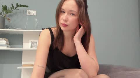 Snapshot of sasha_bell_ chatting on 02.05.25 Sasha online show from 02.05.25