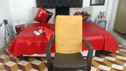 Snapshot of sasha_maturee chatting on 12.29.24 sasha maturee online show from 12.29.24