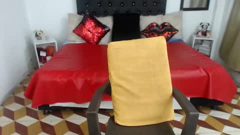 Snapshot of sasha_maturee chatting on 01.01.25 sasha maturee online show from 01.01.25