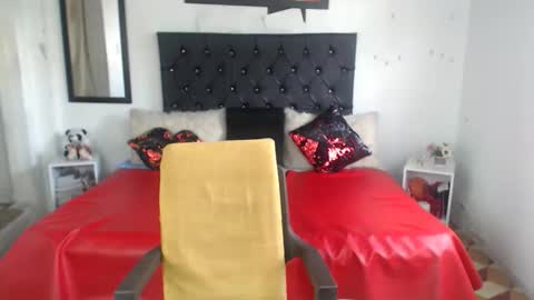 Snapshot of sasha_maturee chatting on 01.19.25 sasha maturee online show from 01.19.25