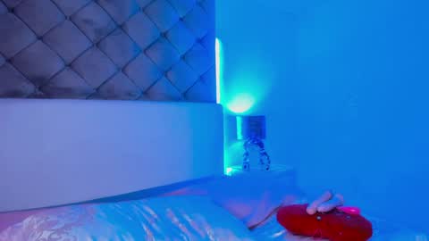 selene  online show from 02.01.25