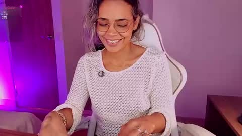 Snapshot of sashaklein chatting on 07.16.26 Sasha Klein online show from 07.16.26