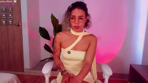 Snapshot of sashaklein chatting on 07.19.26 Sasha Klein online show from 07.19.26