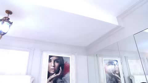 Snapshot of sashavaughn chatting on 09.23.25 Sasha online show from 09.23.25