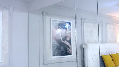 Snapshot of sashavaughn chatting on 10.06.25 Sasha online show from 10.06.25