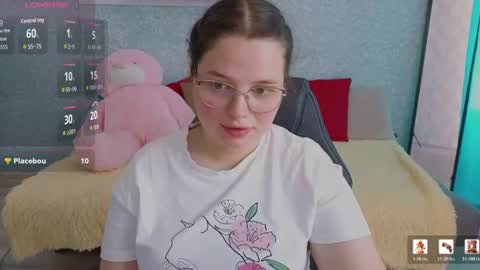 Snapshot of sashavibe chatting on 06.19.26 Sasha online show from 06.19.26