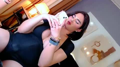 Snapshot of sassa_lilly chatting on 04.22.26 sassa_lilly online show from 04.22.26