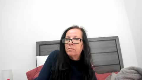 Snapshot of sassiestpeachgoddess chatting on 11.20.25 Sassiest Peach Goddess online show from 11.20.25