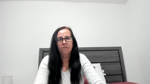 Snapshot of sassiestpeachgoddess chatting on 11.24.25 Sassiest Peach Goddess online show from 11.24.25