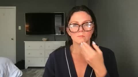 Snapshot of sassynsweetmilf chatting on 05.02.26 sassynsweetmilf online show from 05.02.26