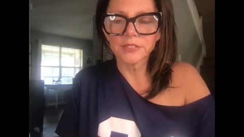 Snapshot of sassynsweetmilf chatting on 05.20.26 sassynsweetmilf online show from 05.20.26