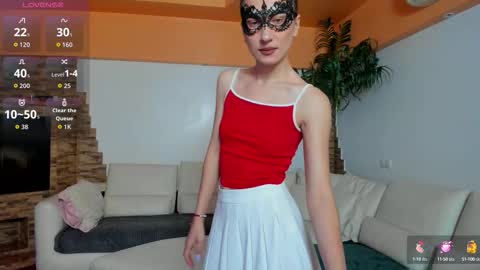 Snapshot of satelira chatting on 10.04.25 Feliz online show from 10.04.25
