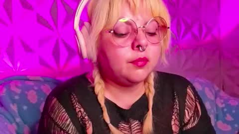 Gina George online show from 10.18.25