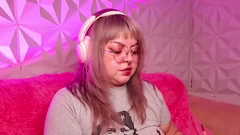 Gina George online show from 12.02.25