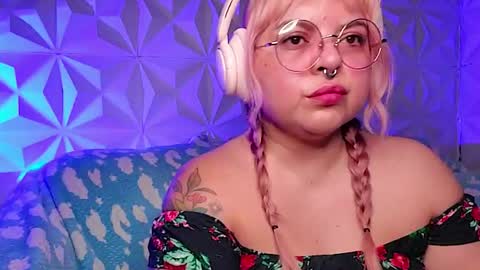 Snapshot of satyn_doll chatting on 04.19.26 Gina George online show from 04.19.26