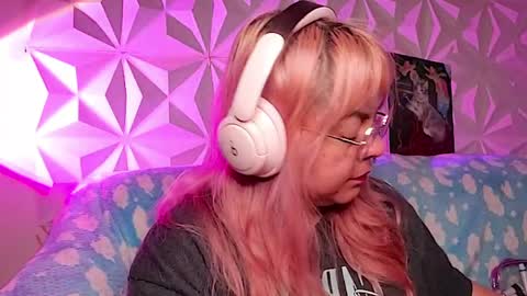 Snapshot of satyn_doll chatting on 04.21.26 Gina George online show from 04.21.26
