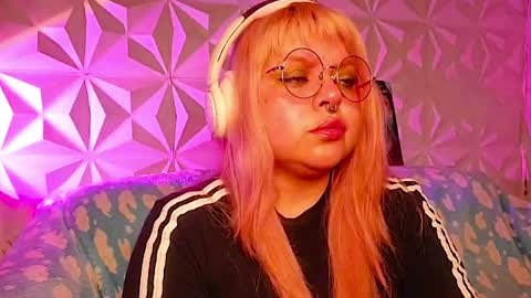 Snapshot of satyn_doll chatting on 04.23.26 Gina George online show from 04.23.26