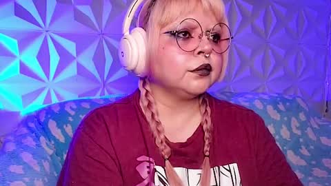 Snapshot of satyn_doll chatting on 05.01.26 Gina George online show from 05.01.26